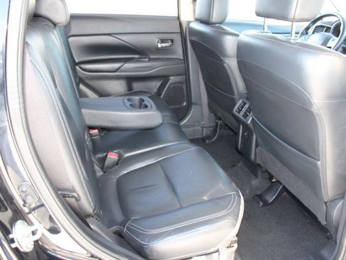 Used 2019 Mitsubishi Outlander SEL image 19