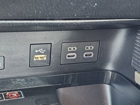 Used 2025 Toyota Camry SE image 24