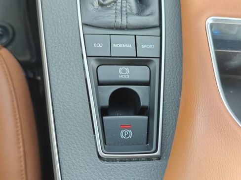 Used 2021 Toyota Avalon Limited w/ Advanced Safety Package image 23