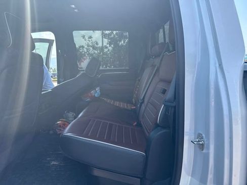 Used 2024 GMC Sierra 3500 Denali Ultimate AWD/4WD image 5