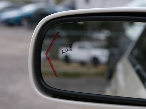 Used 2009 Buick Lucerne CXL w/ Driver Confidence Package image 41