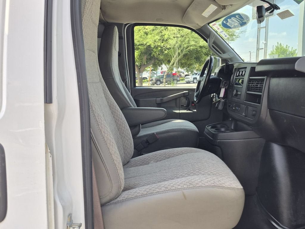 Used 2023 GMC Savana 2500 w/ Driver Convenience Package RWD image 27
