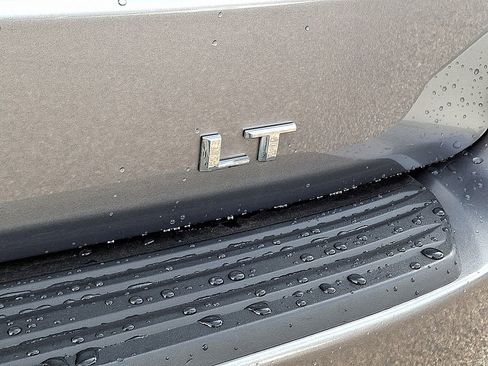 Used 2022 Chevrolet Tahoe LT w/ LT Signature Package image 32