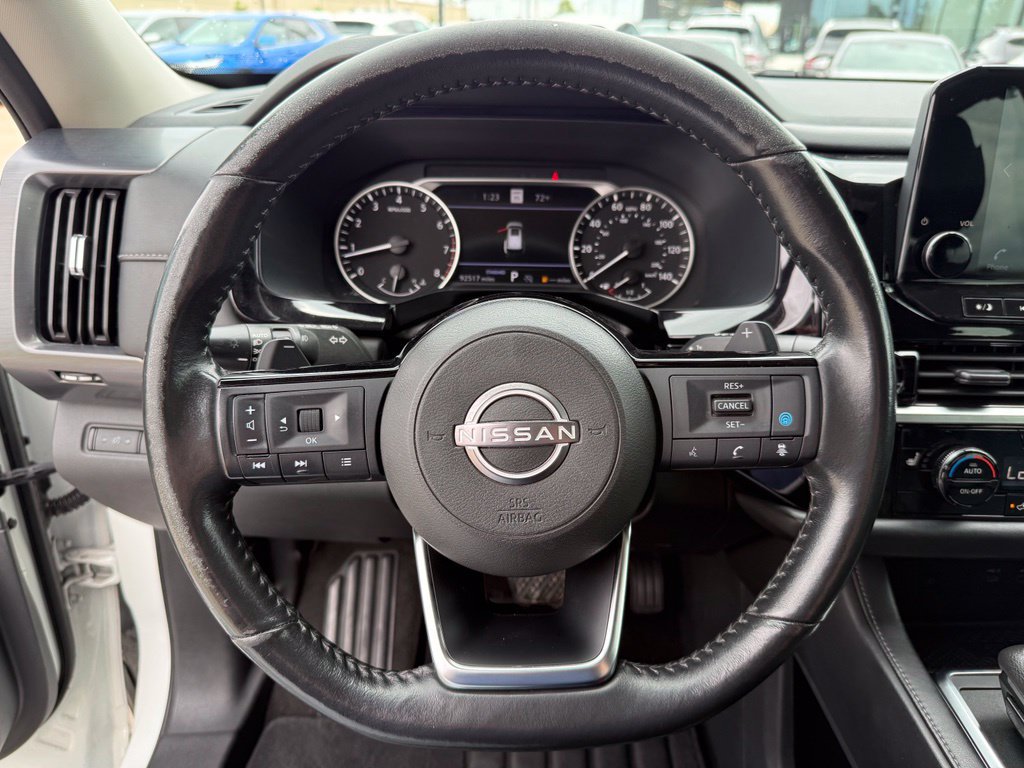 Used 2023 Nissan Pathfinder SL w/ Lighting Package (N92) FWD image 15