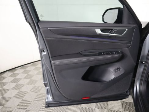 Used 2024 Volkswagen Atlas Cross Sport SEL R-Line image 24