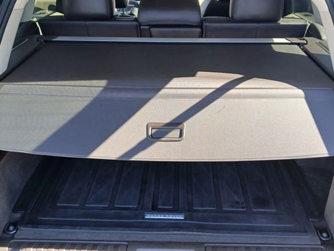 Used 2017 Land Rover Range Rover Sport HSE image 11