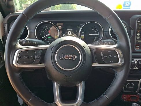 Used 2023 Jeep Wrangler Unlimited Rubicon 4xe w/ Cold Weather Group AWD/4WD image 19
