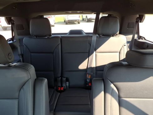 Used 2021 Chevrolet Tahoe Z71 w/ Z71 Off-Road Package AWD/4WD image 20