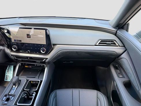 New 2026 Lexus TX 500h AWD image 19