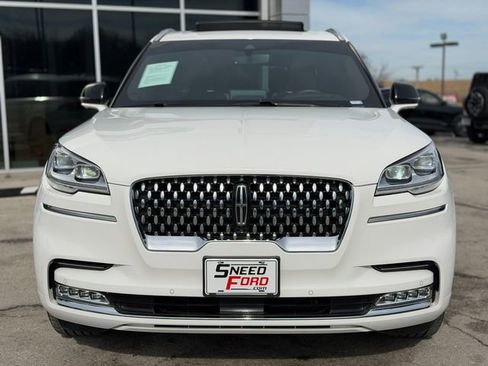 Used 2023 Lincoln Aviator Black Label w/ Class IV Trailer Tow Package image 2