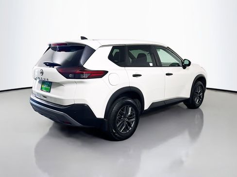 Used 2022 Nissan Rogue S image 10
