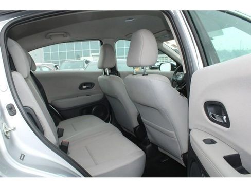 Used 2016 Honda HR-V LX image 11