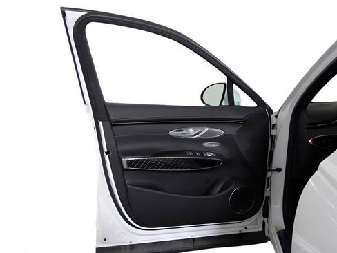 Used 2025 Genesis GV70 3.5T Sport w/ Sport Prestige Package image 34