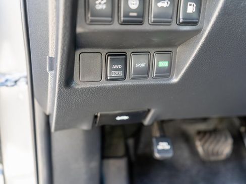 Used 2019 Nissan Rogue SV image 20