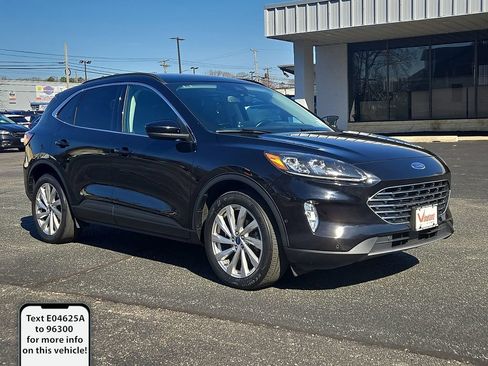 Used 2022 Ford Escape Titanium w/ Titanium Elite Package AWD/4WD image 1