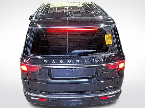 Used 2024 Jeep Wagoneer Series II w/ Flexible Seating Group AWD/4WD image 14