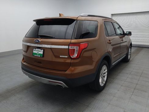 Used 2017 Ford Explorer XLT FWD image 9