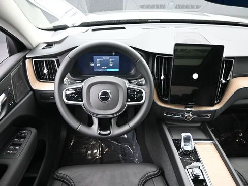 New 2026 Volvo XC60 B5 Ultra w/ Protection Package Premier AWD/4WD image 18