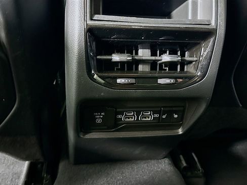 Used 2023 Jeep Grand Cherokee Overland AWD/4WD image 31