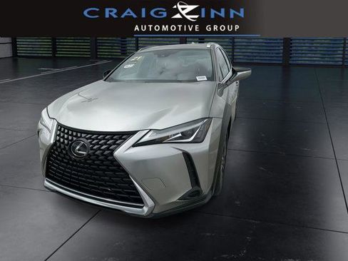 Certified 2021 Lexus UX 200 w/ Accessory Package (Z1) image 3