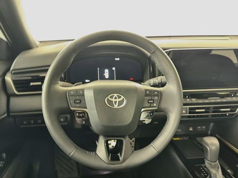 Used 2026 Toyota Camry XSE FWD image 17