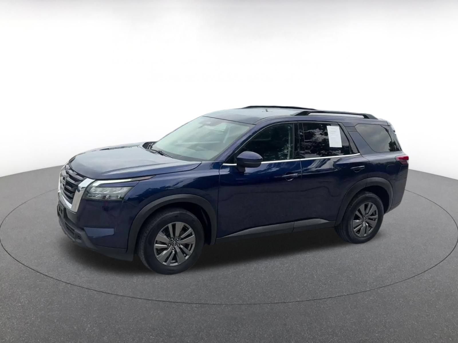 Used 2025 Nissan Pathfinder SV AWD/4WD image 7