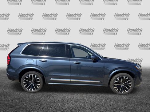 Used 2025 Volvo XC90 B6 Plus image 11