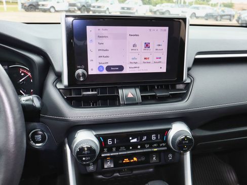 Used 2023 Toyota RAV4 XLE image 18