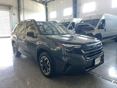 Used 2025 Subaru Forester AWD/4WD image 1