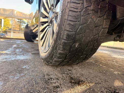 Used 2018 Lincoln Navigator L Reserve w/ Technology Package image 53