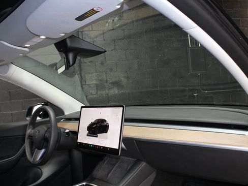 Used 2022 Tesla Model Y Performance AWD/4WD image 45