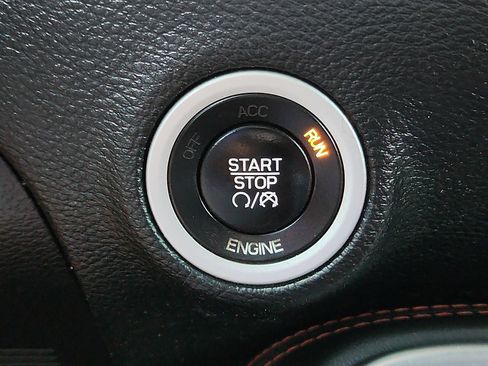 Used 2015 Dodge Challenger R/T Plus RWD image 19