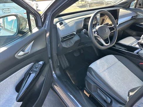 Used 2024 Volkswagen ID.4 Pro image 9