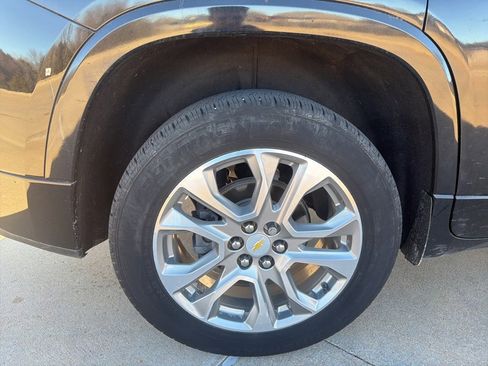 Used 2021 Chevrolet Traverse Premier image 7