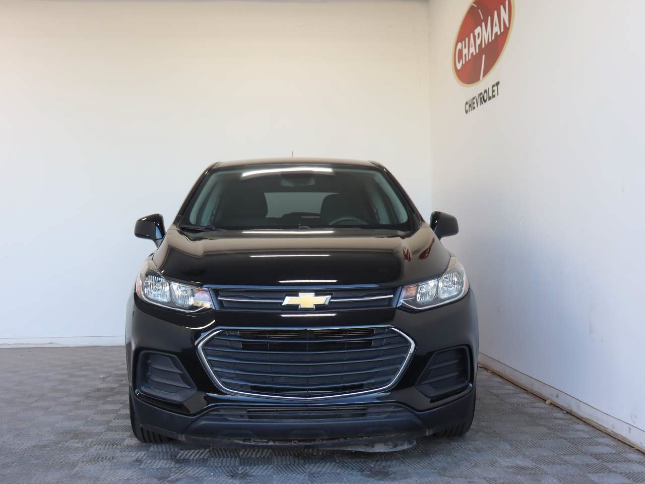 Used 2022 Chevrolet Trax LS w/ Tint and Cruise Package FWD image 2