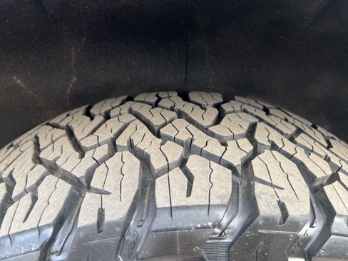 Used 2022 Chevrolet Tahoe Z71 w/ Luxury Package image 45