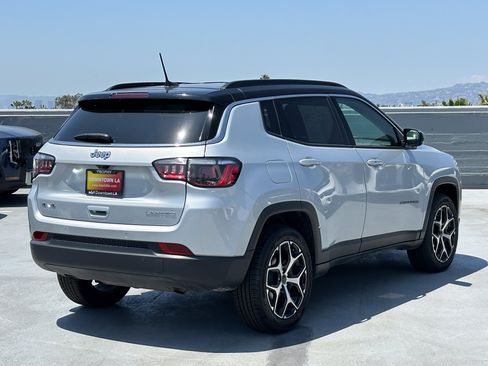 Used 2025 Jeep Compass Limited AWD/4WD image 7