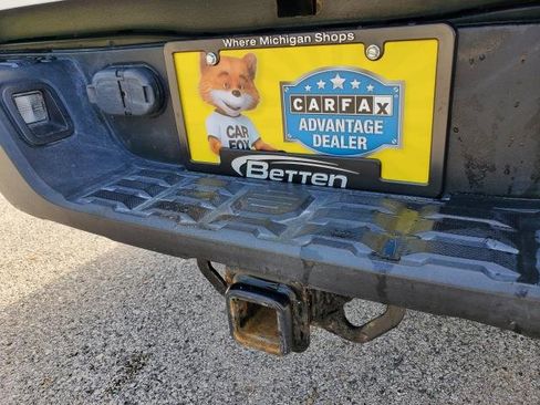 Used 2019 Toyota Tacoma TRD Sport image 10