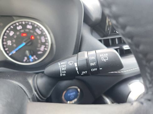 Used 2021 Toyota RAV4 XLE Premium image 27