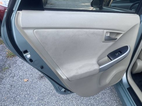 Used 2013 Toyota Prius Two FWD image 18