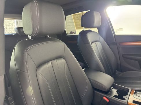 Used 2023 Audi Q5 2.0T Premium w/ Convenience Package AWD/4WD image 26