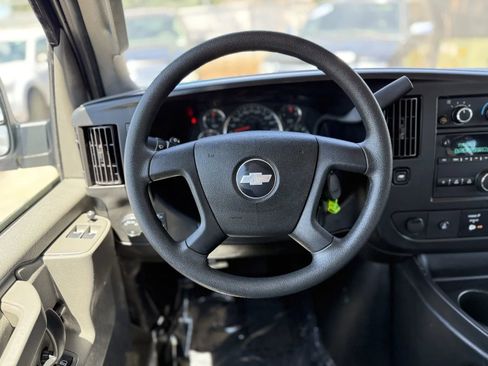 Used 2023 Chevrolet Express 2500 image 17