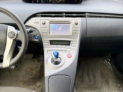 Used 2013 Toyota Prius Three image 10