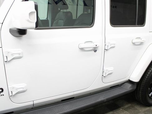 Used 2023 Jeep Wrangler Unlimited Sahara image 41