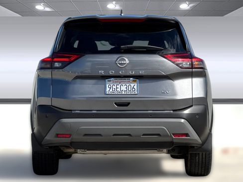 Used 2023 Nissan Rogue SV image 8