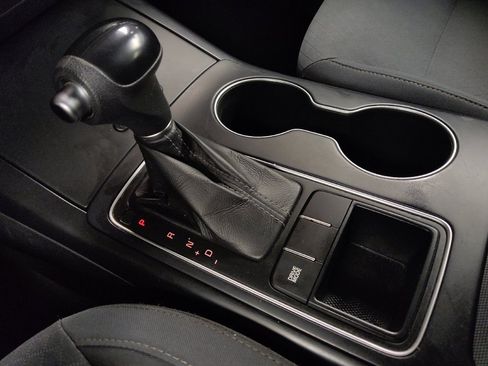 Used 2017 Kia Sorento L image 26