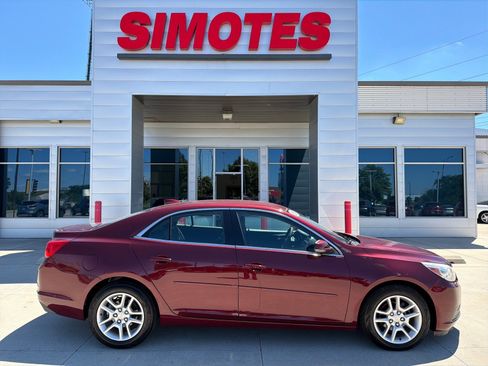Used 2016 Chevrolet Malibu LT w/ Power Convenience Package FWD image 1
