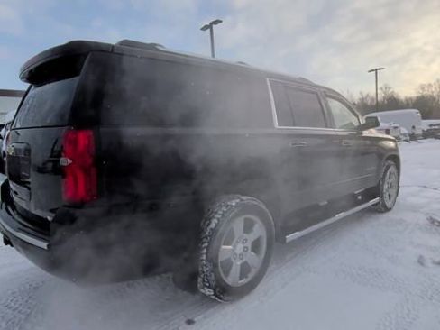 Used 2017 Chevrolet Suburban Premier image 9
