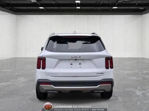 Certified 2025 Kia Sorento SX FWD image 4