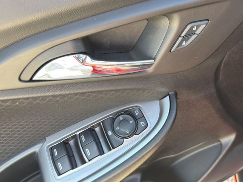 Used 2025 Chevrolet Malibu LT FWD image 16